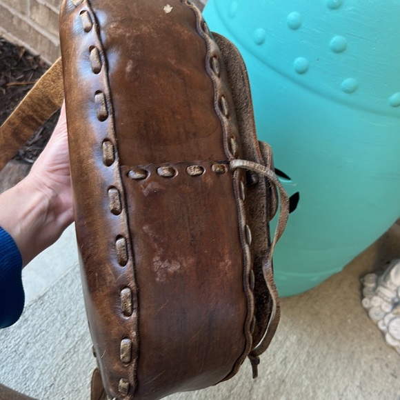 VINTAGE TOOLED LEATHER SADDLE BAG - Picture 5 of 10